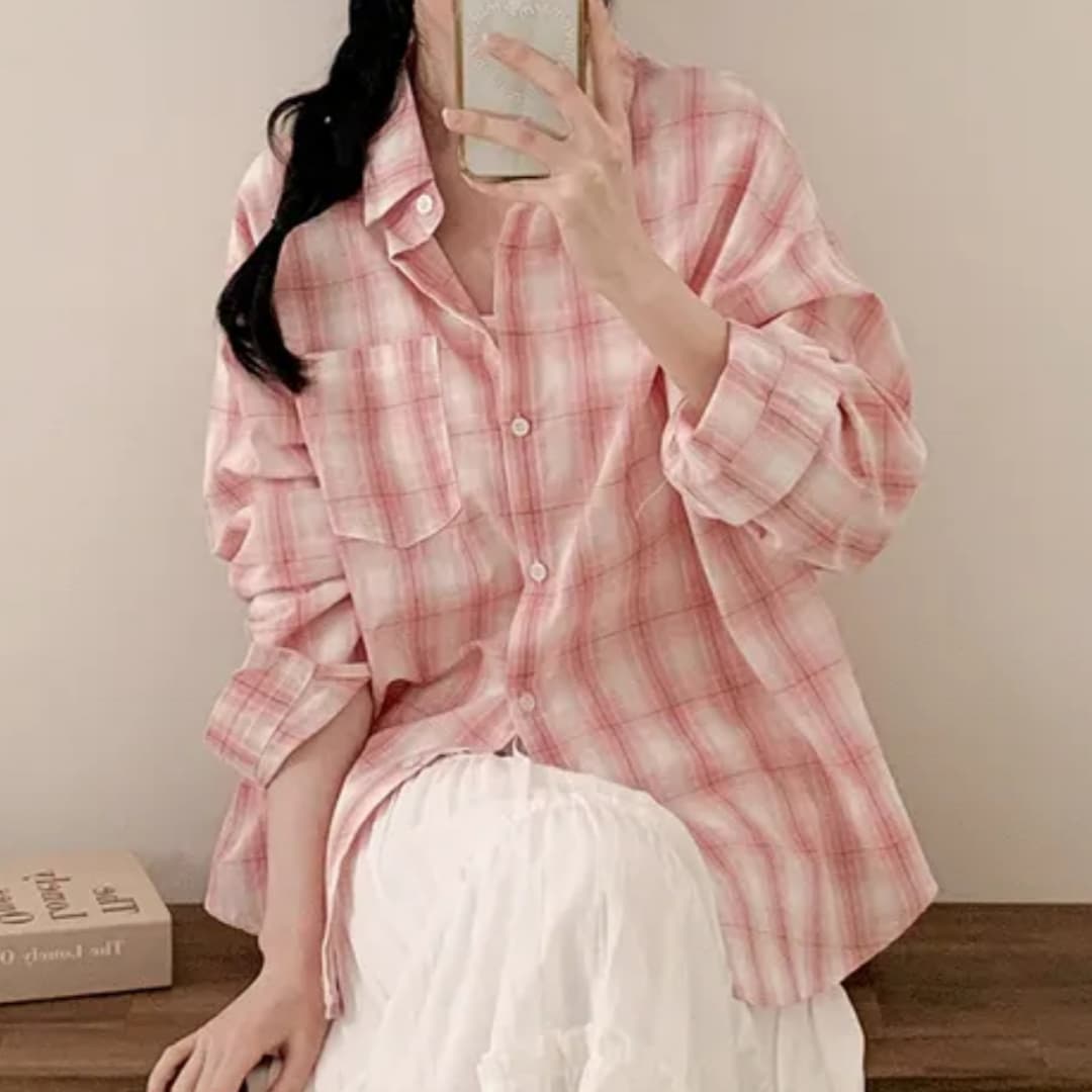 한국 스타일 가을 클래식 격자 무늬 셔츠 하라주쿠 스타일 캐주얼 맨위 미니멀리즘 긴팔 슬림해 보이는 셔츠 자외선 차단 의류 여성 재킷 이미지 4