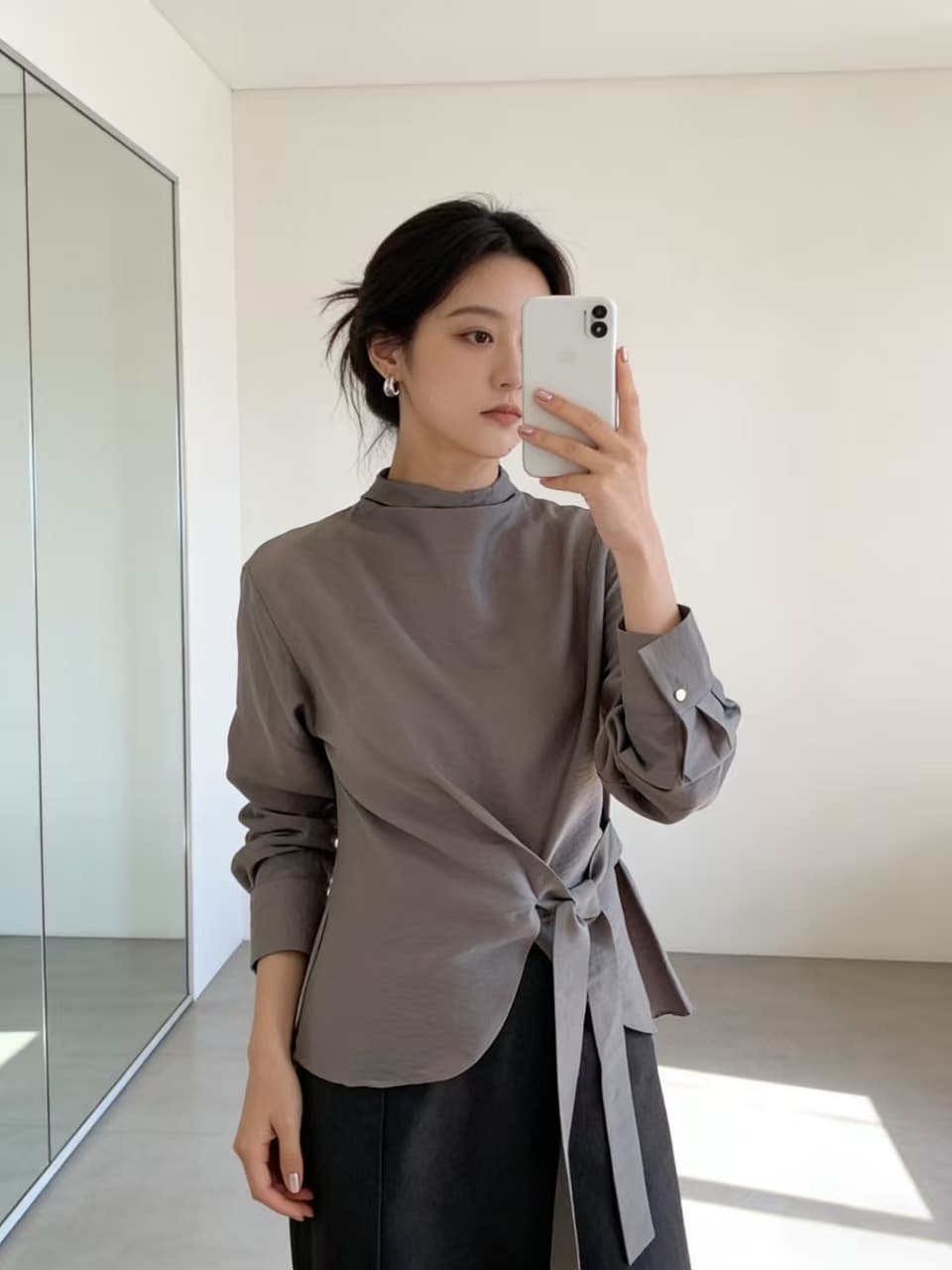 한 부서 이른 봄 프랑스식 품격 부드러운 작은 대중 불규칙 디자인 센스 레이스업 허리 수축 스탠드 칼라 긴팔 셔츠 맨위 상세 이미지 8
