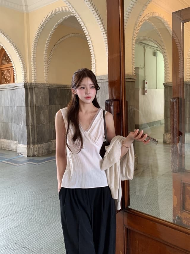 chic 한 부서 여름 프랑스식 V넥 부드러운 달콤함 레이스 허리 수축 슬림해 보이는 다용도 민소매 조끼 맨위 상세 이미지 4