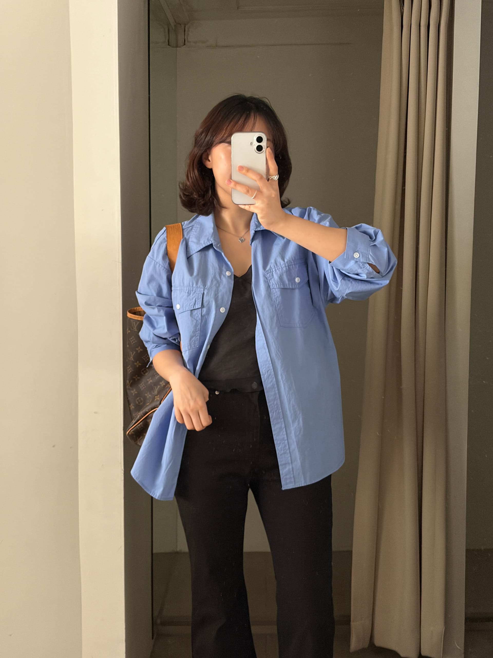 ins 한국 이른 가을 레트로 워크웨어 주머니 패션 느긋한 루즈핏 다용도 싱글 줄 버튼 긴팔 셔츠 맨위 상세 이미지 25
