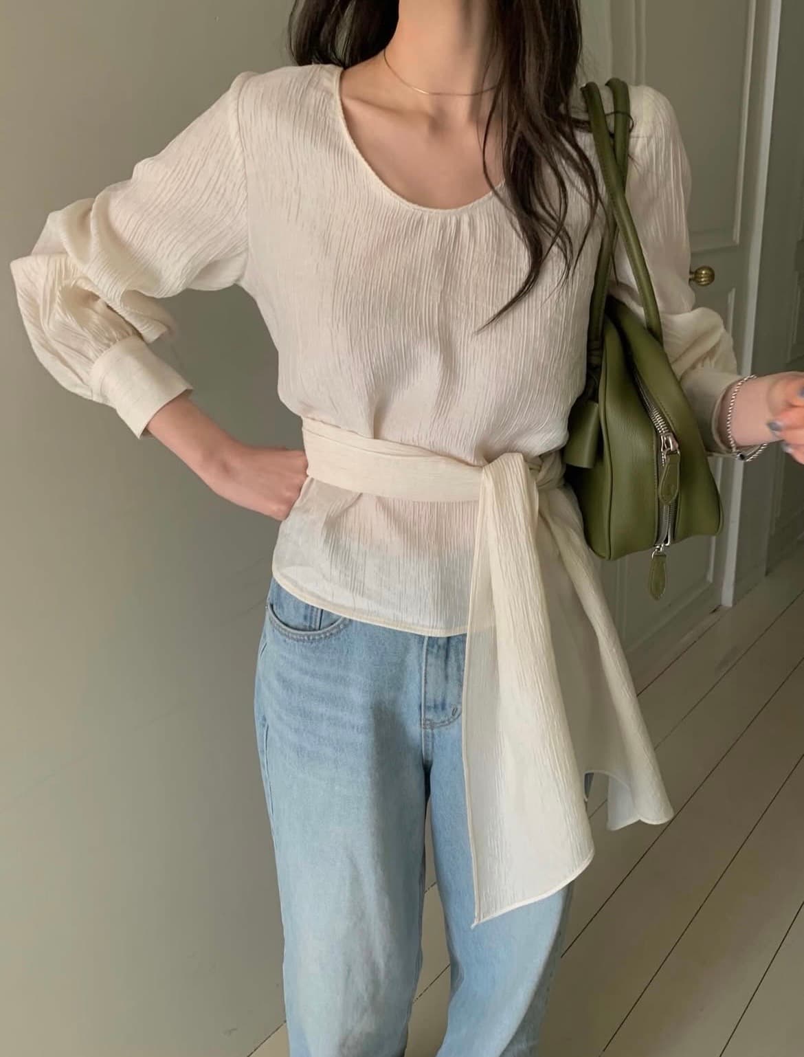 ins 한 부서 프랑스식 u 칼라 부드러운 목도리 레이스업 허리 수축 패션 루즈핏 다용도 셔츠 맨위 이미지 4