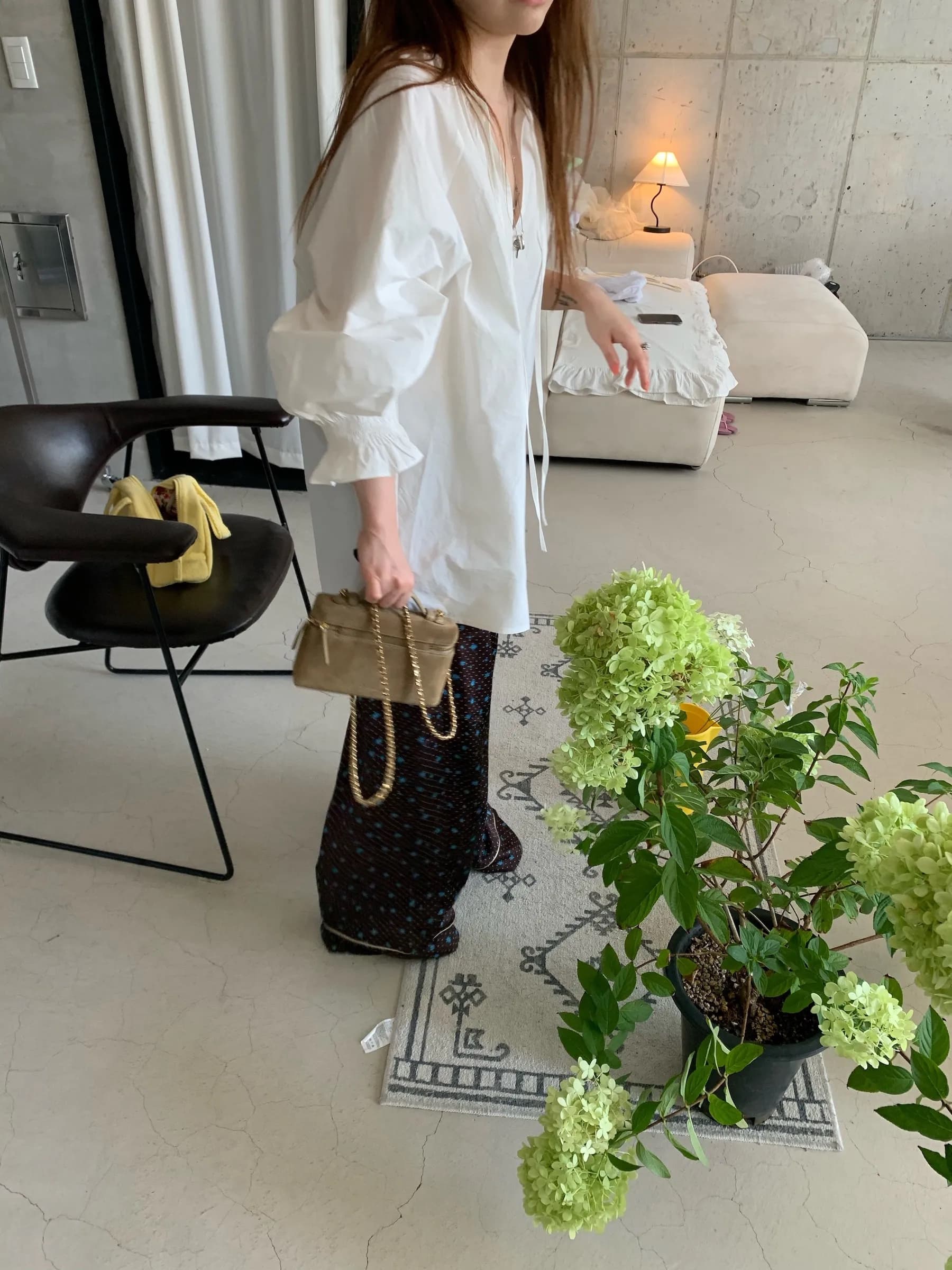chic 한 부서 패션 트렌드 작은 대중 캐주얼 느긋한 나팔 소매 루즈핏 슬림해 보이는 다용도 셔츠 맨위 상세 이미지 15