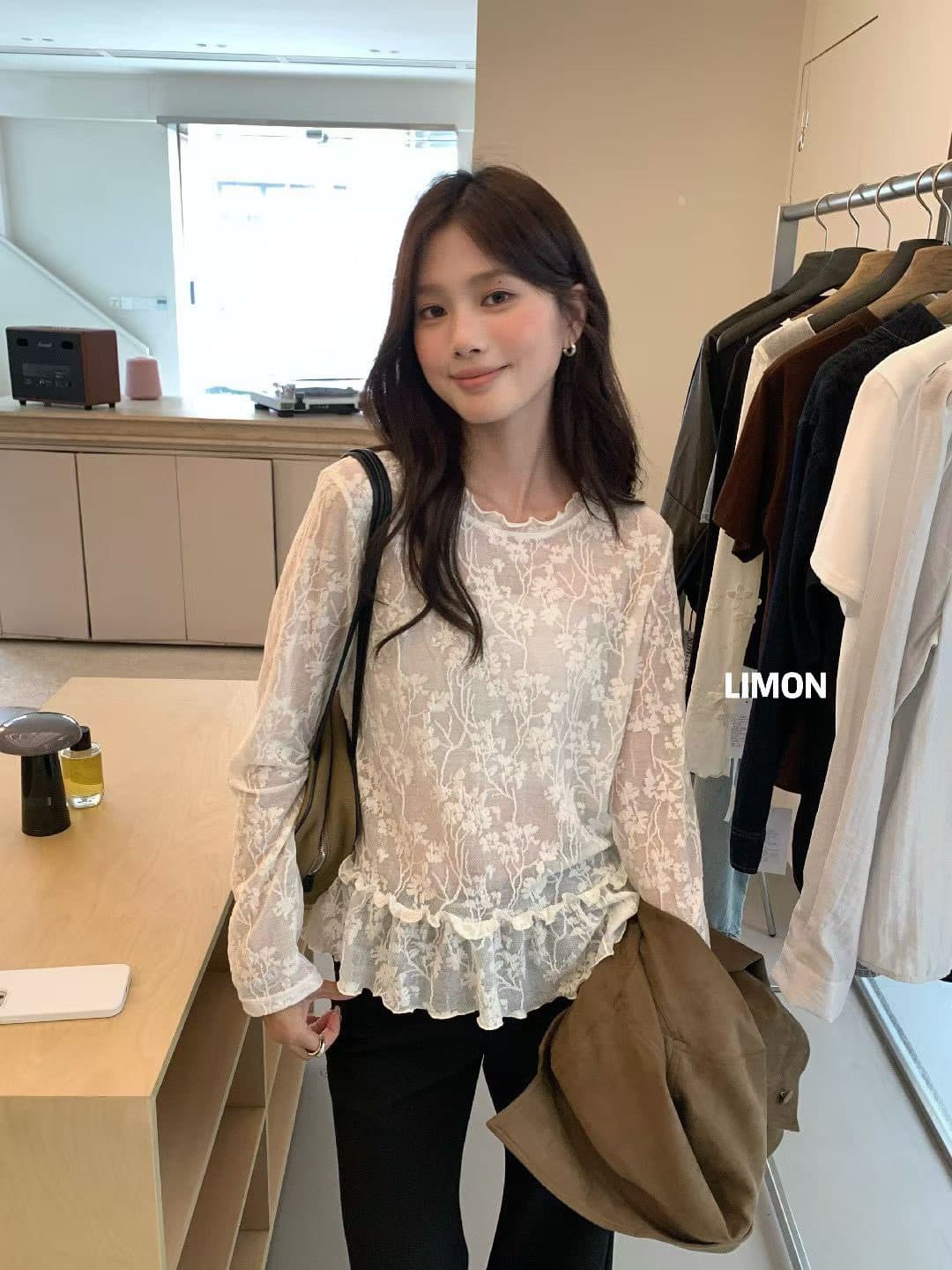 열세 개 2026 이른 가을 새로운 프랑스식 무거운 작업 레이스 프릴 절묘한 작은 셔츠 여성 몸매 가꾸기 긴팔 맨위 상세 이미지 2