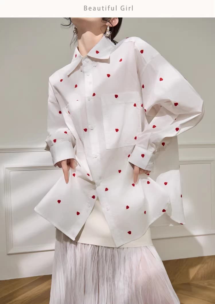 plum jan 프랑스식 낭만주의 작은 셔츠 하트 자수 폴로 칼라 화이트 맨위 루즈핏 주머니 품격 셔츠 이미지 4