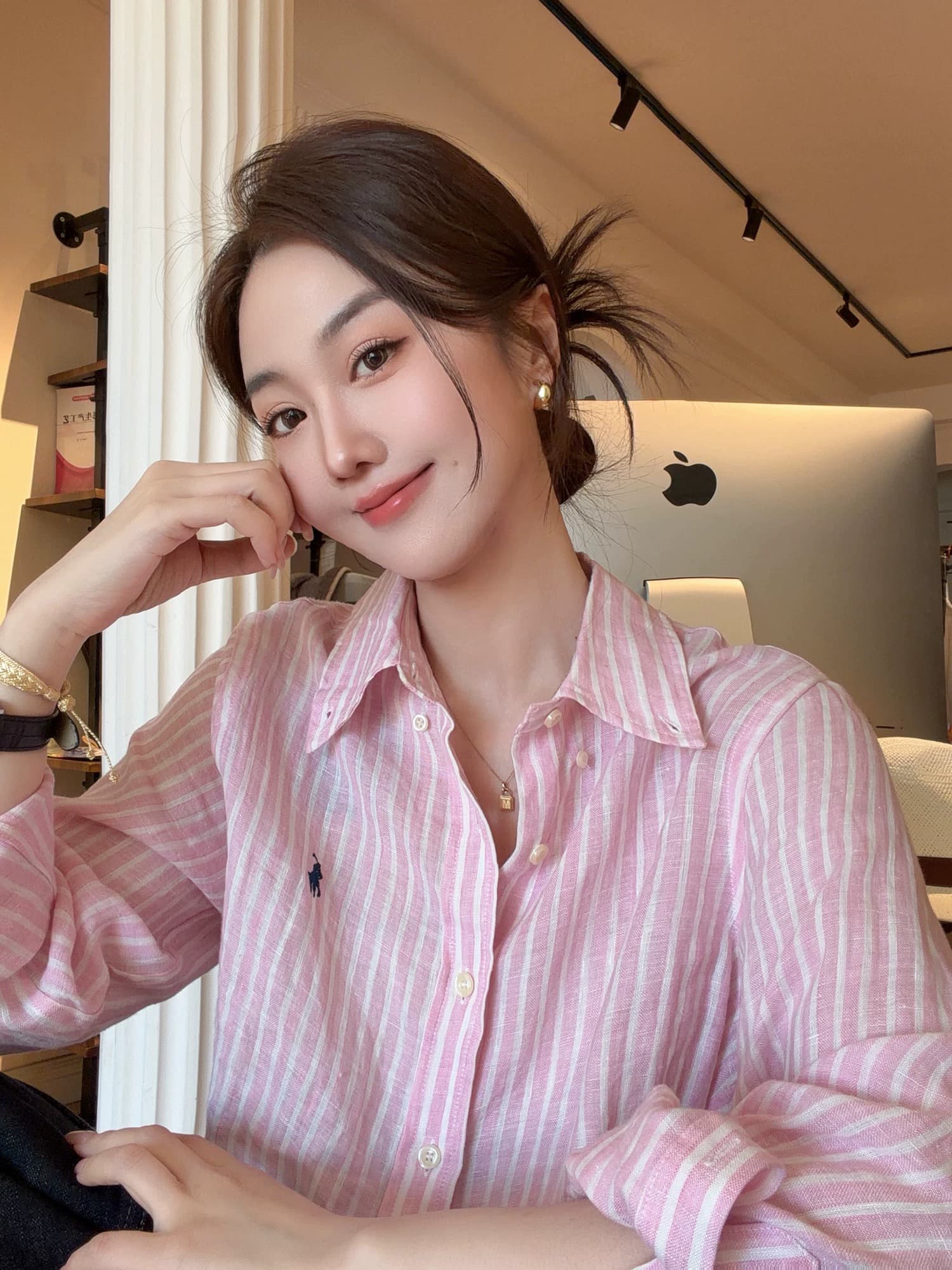 카오 대 남자 휴가 디스플레이 화이트 핑크색 스트라이프 아마 셔츠 여성 긴 소매 루즈핏 슬림해 보이는 잘 생긴 ~ 중 자외선 차단 셔츠 상세 이미지 2