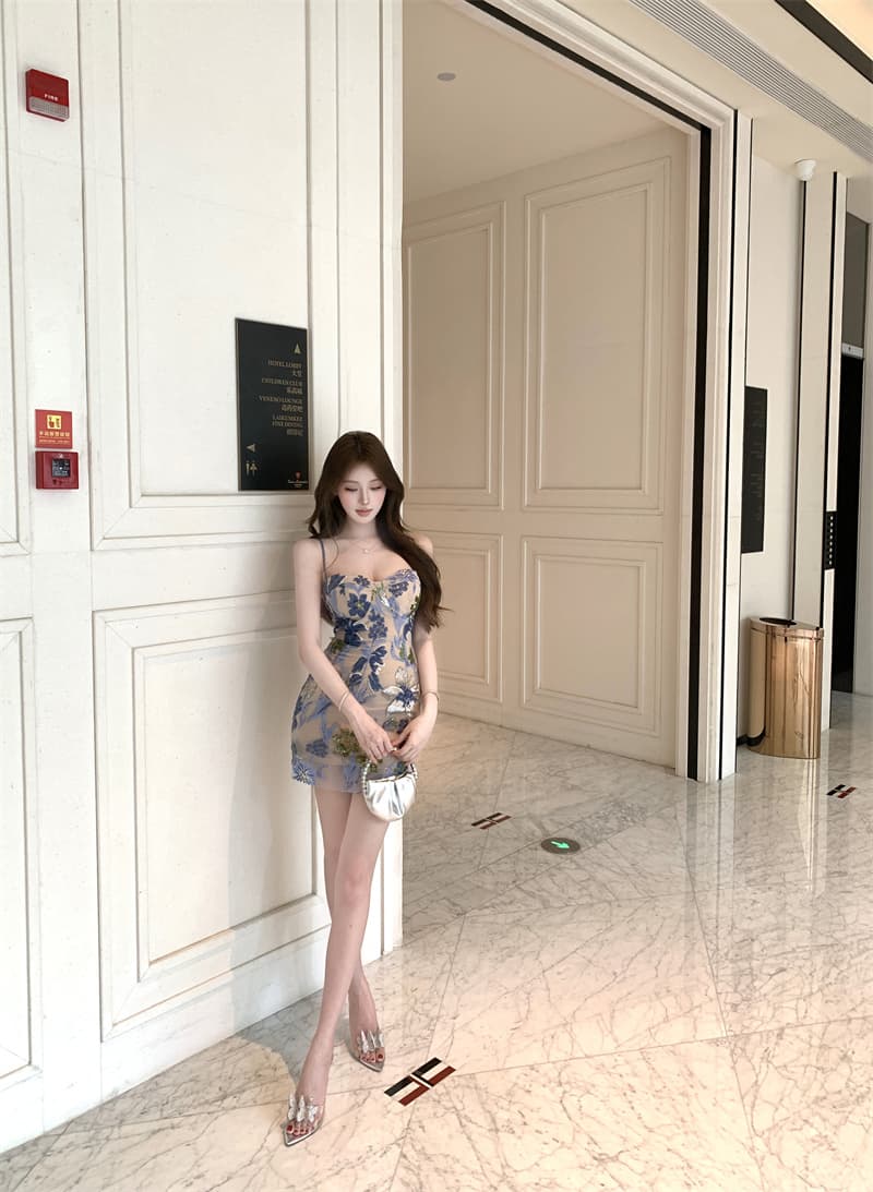 실사 파란색 작은 대중 꽃무늬 슬립 드레스 타이트 스커트 명문 여성 빛 럭셔리 3d 프린트 미니 스커트 상세 이미지 3
