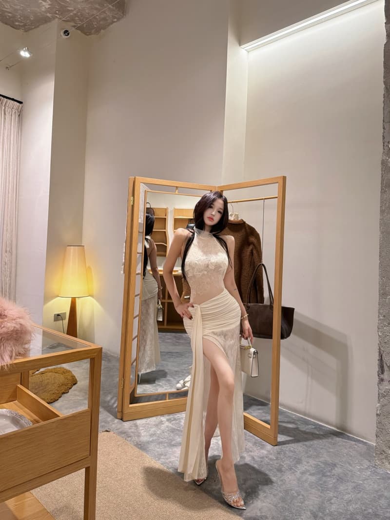 프랑스식 행침 목 여성 드레스 이른 가을 새로운 디자인 센스 백리스 타이트 스커트 롱 스커트 레이스 데이트 인사이드 가져 가라. 치마 상세 이미지 2