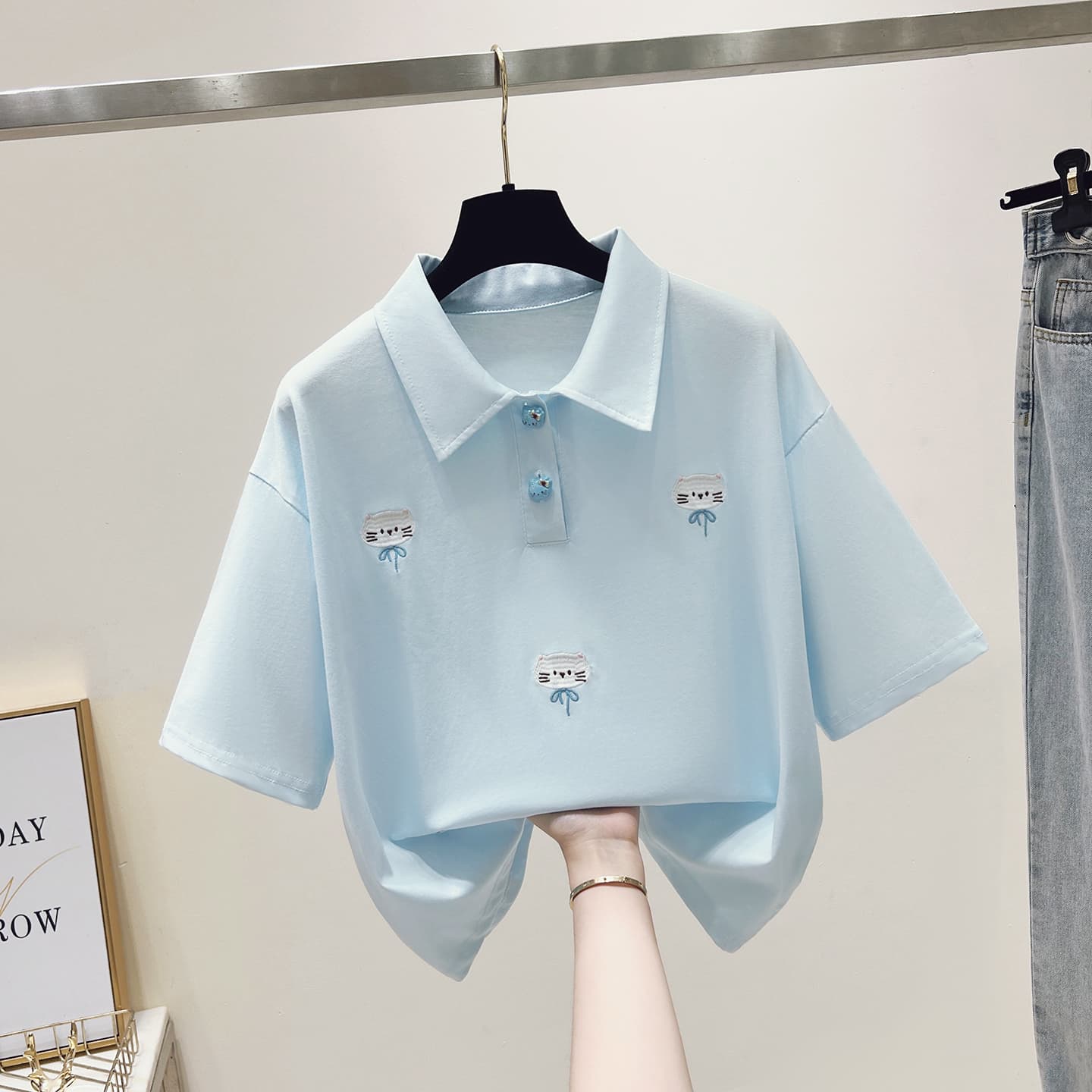 실사 2026 년 이른 봄 새로운 여성 의류 티셔츠 자수 폴로 칼라 반팔 POLO 셔츠 루즈핏 연령 감소 작은 키 이미지 3