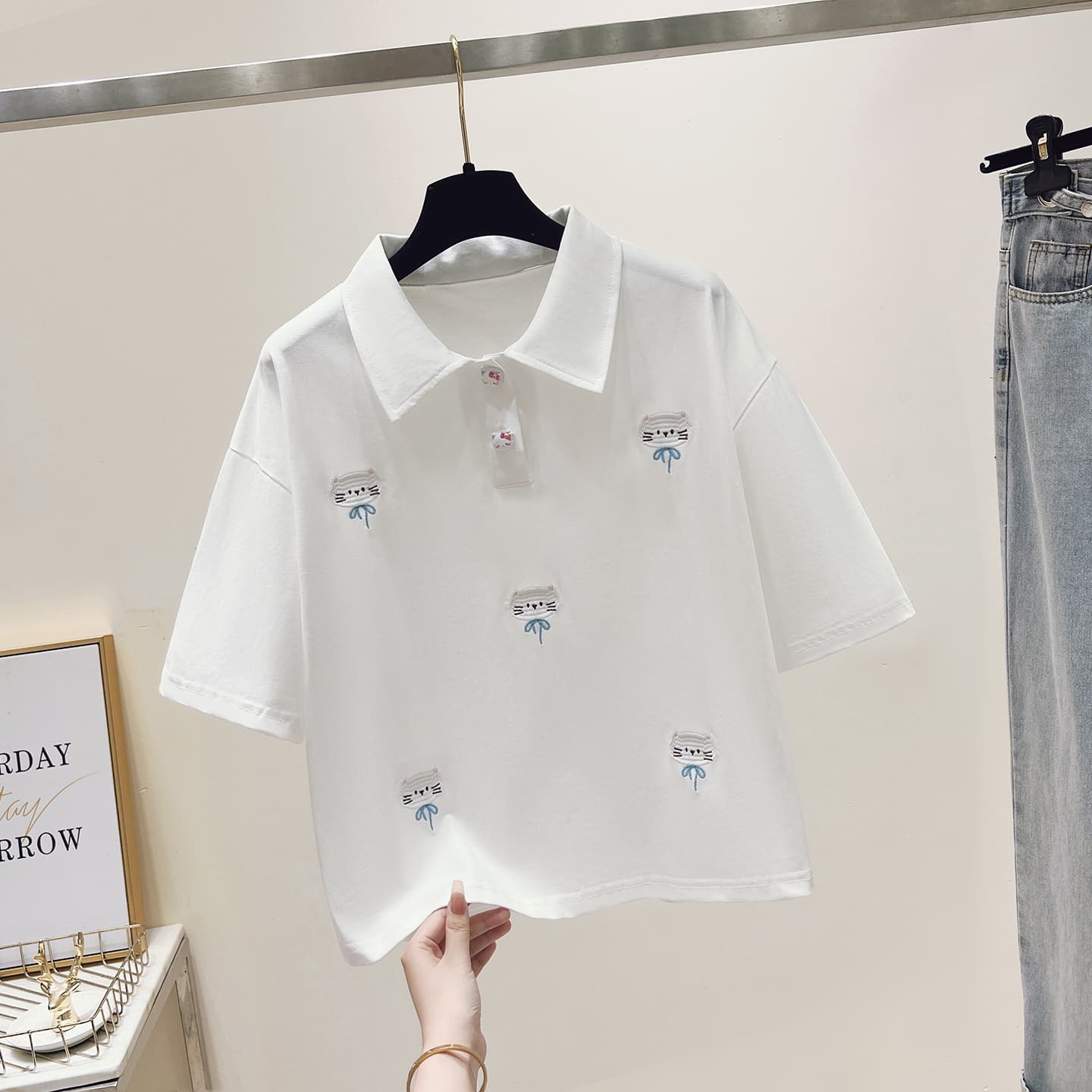 실사 2026 년 이른 봄 새로운 여성 의류 티셔츠 자수 폴로 칼라 반팔 POLO 셔츠 루즈핏 연령 감소 작은 키 이미지 4
