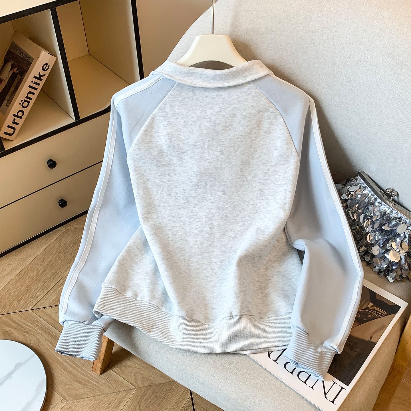 실사 2026 년 가을 새로운 여성 의류 긴팔 후드티 폴로 칼라 polo 삽입 어깨 소매 루즈핏 학생 연령 감소 캐주얼 이미지 5
