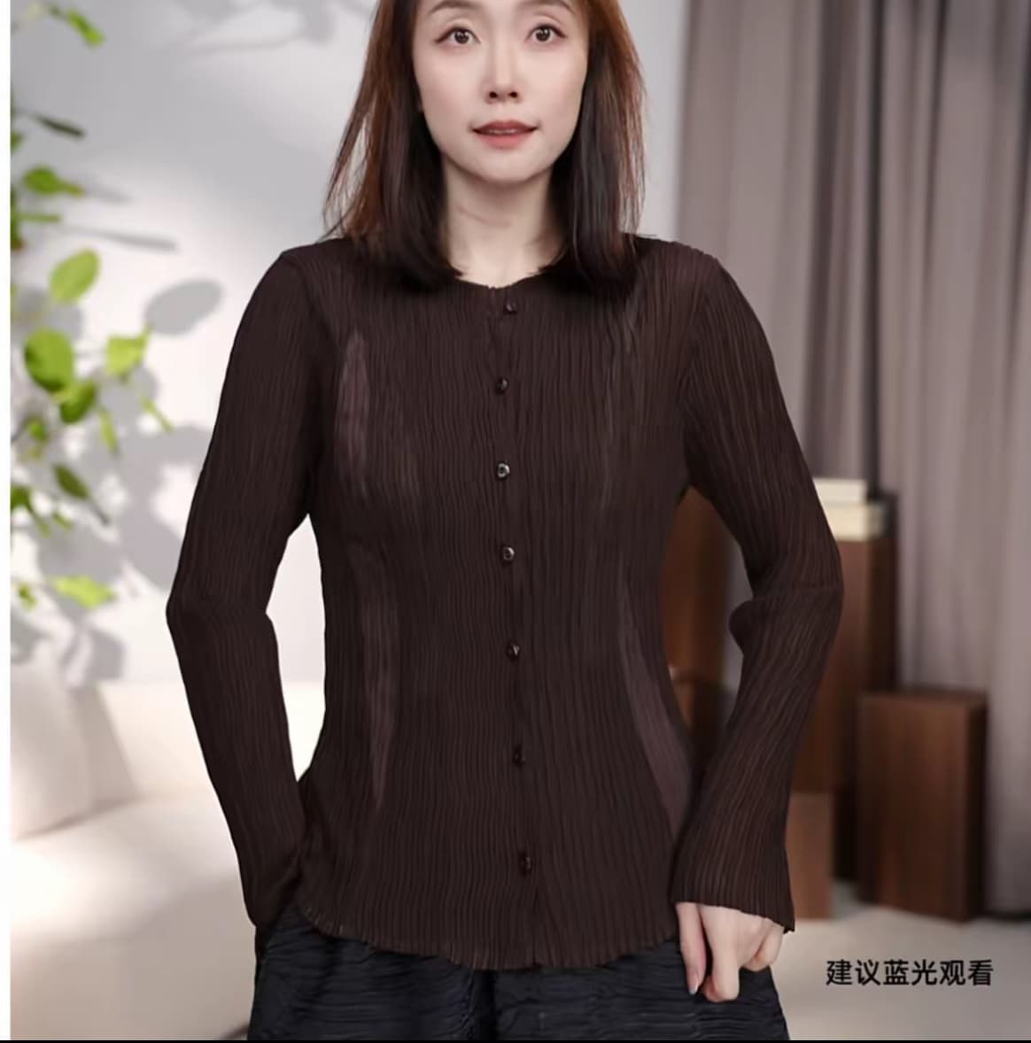 2026 봄 새로운 제인 럭셔리 봄 얇은 슬림해 보이는 다용도 몸매 가꾸기 캐주얼 주름 디자인 센스 긴팔 셔츠 이미지 3