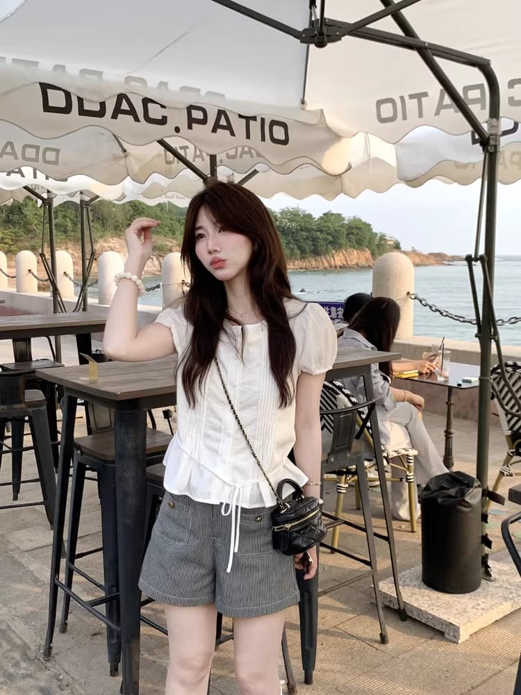 대 격통 맞춤 화이트 라운드 넥 플리츠 허리 수축 여성 셔츠 거품 소매 몸매 가꾸기 맨위 상세 이미지 3