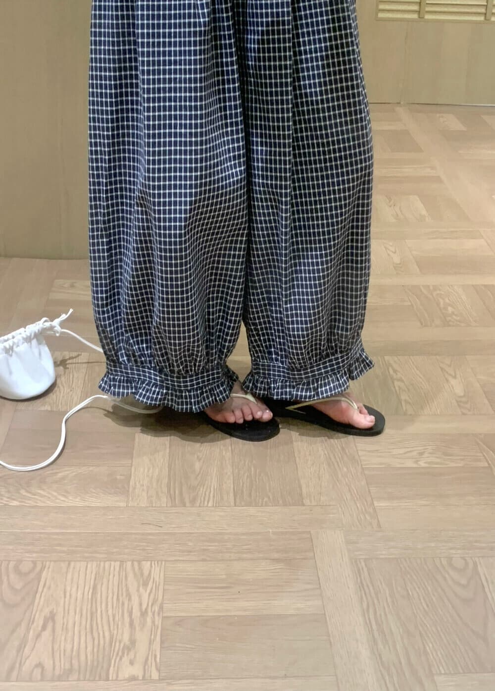 물리적 인지도 있음 업데이트 작은 체크무늬 레이스 배기 바지 다용도 슬림해 보이는 선택하지 마라. 사람들 허리밴드 디자인 캐주얼 바지 상세 이미지 7
