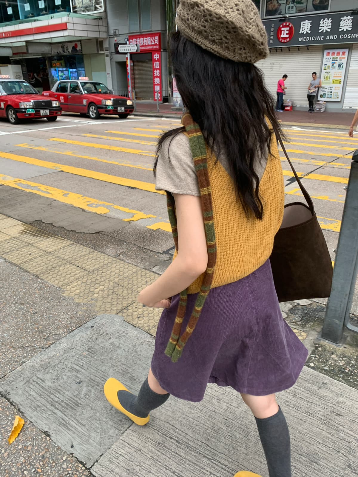 한 부서 미니멀리즘 이후 밴딩 코듀로이 한 마디 슬림해 보이는 반신 스커트 상세 이미지 3