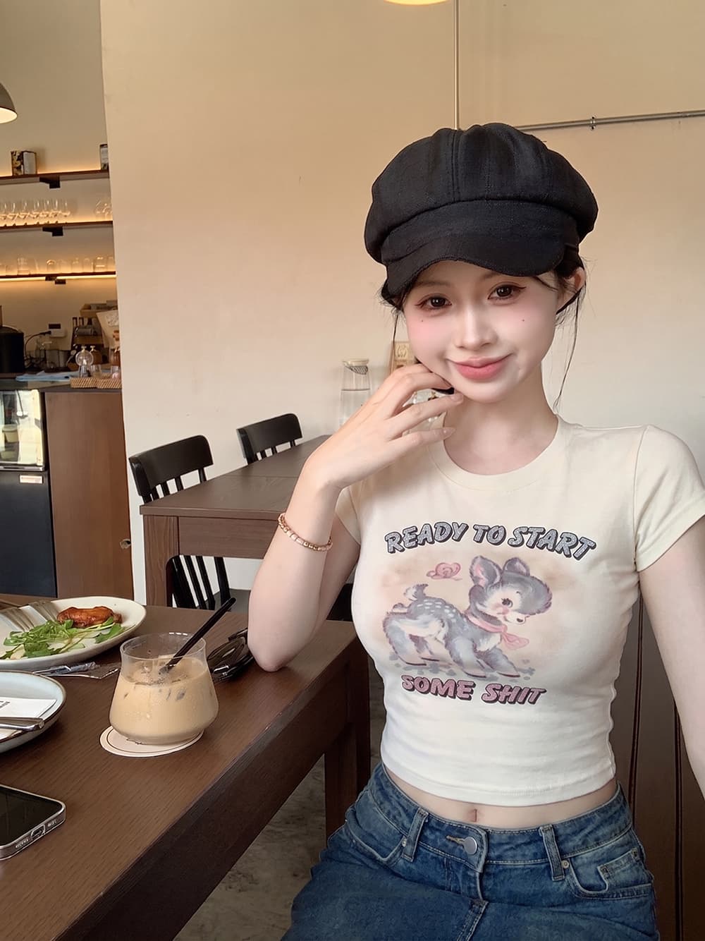 새로운 시카 사슴 알파벳 프린트 크림 쇼트 스타일 타이트 반팔 티셔츠 맨위 상세 이미지 3