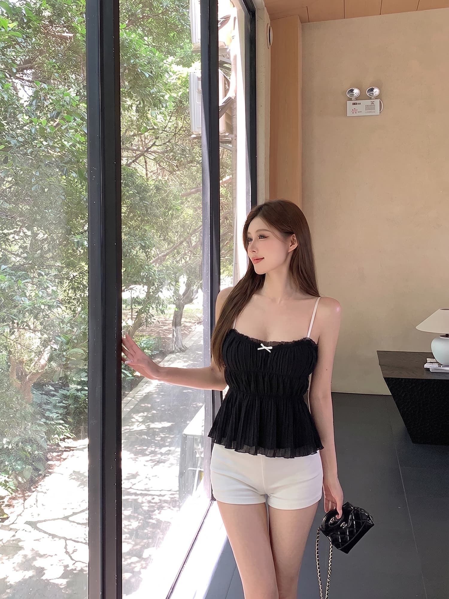 여름 새로운 여성 의류 섹시함 백리스 작은 나비 매듭 장식 질감 슬립 맨위 이미지 3