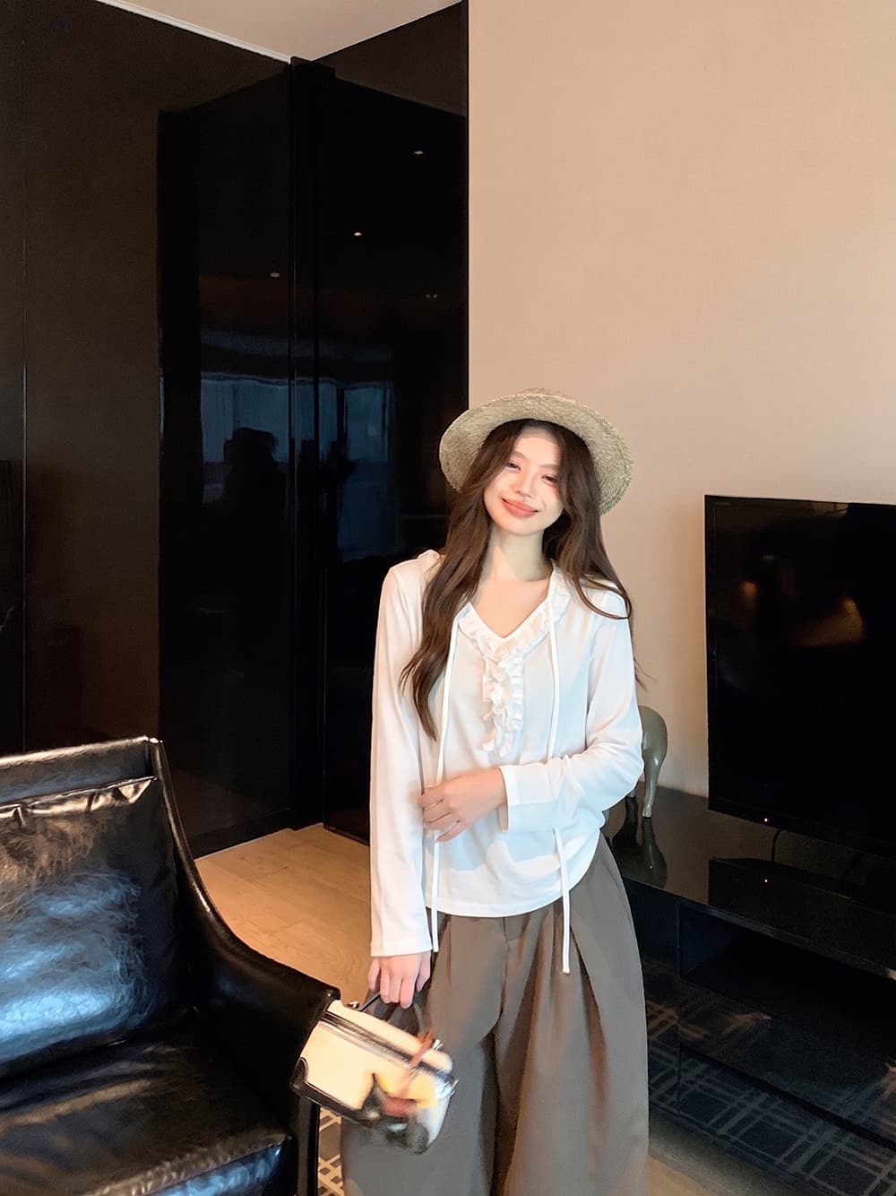 한 부서 화이트 프릴 V넥 7부 소매 티셔츠 여성 여름 루즈핏 디자인 센스 슬림해 보이는 긍정적 인 어깨 의류 상세 이미지 1