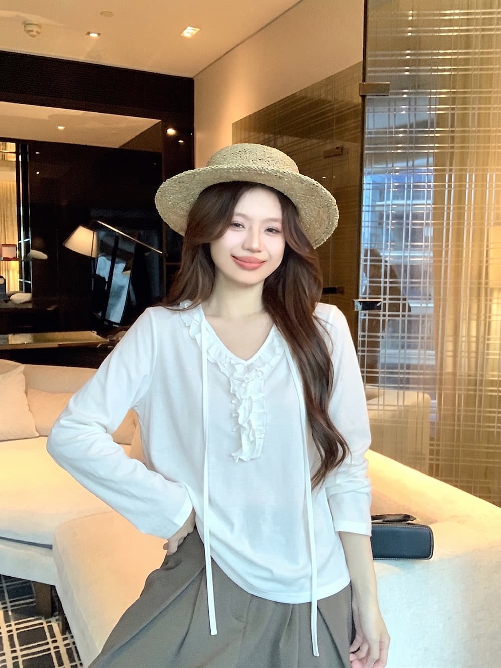 한 부서 화이트 프릴 V넥 7부 소매 티셔츠 여성 여름 루즈핏 디자인 센스 슬림해 보이는 긍정적 인 어깨 의류 상세 이미지 3