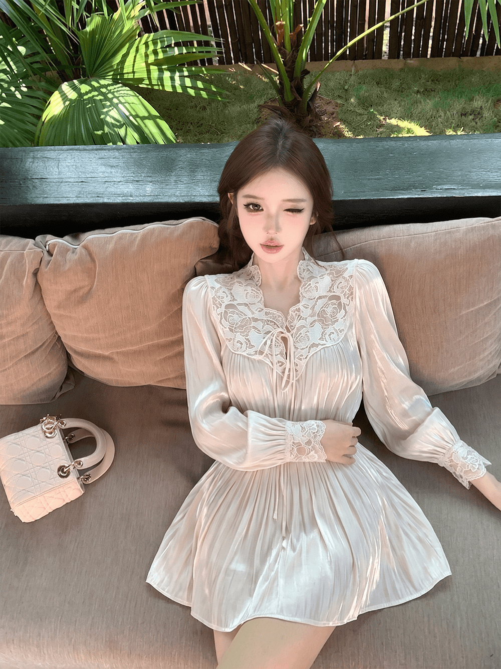 질감 구슬 빛 절묘한 우아함 홀로우 아웃 레이스 맨위 한 마디 미니 스커트 세트 상세 이미지 9