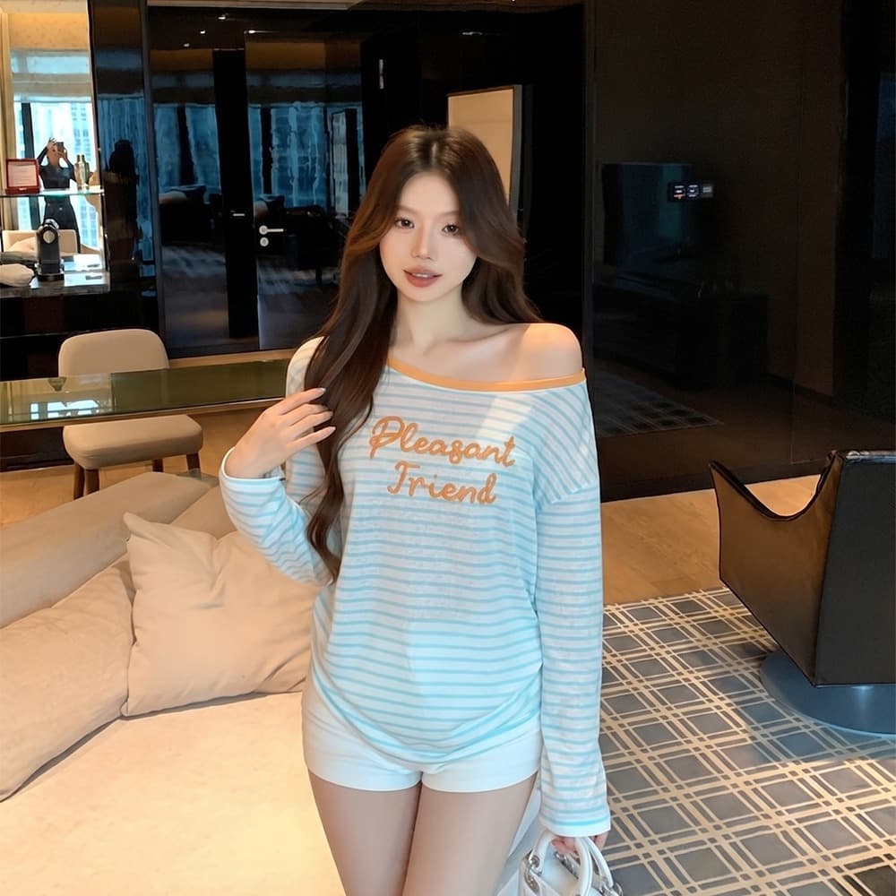블루 화이트 스트라이프 비스듬한 어깨 긴팔 티셔츠 자외선 차단 블라우스 여성 이른 가을 오프숄더 맨위 이미지 5