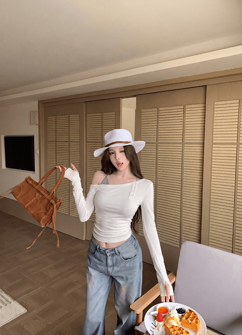 비스듬한 어깨 티셔츠 여성 이른 가을 부드러운 맨위 인사이드 가져 가라. V넥 조끼 슬립 여성 순수한 욕망 분위기 센스 맨위 이미지 2