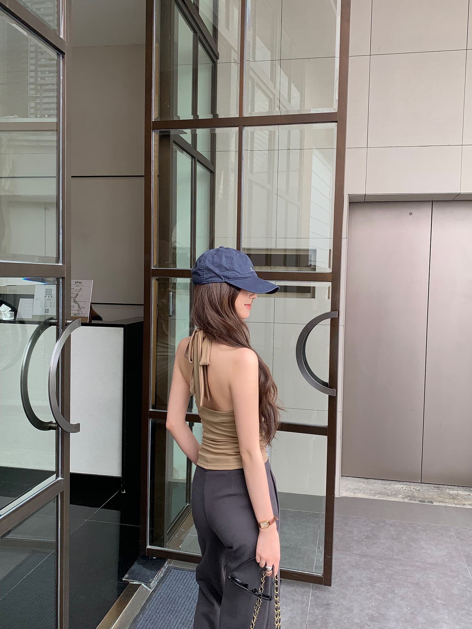 실사 한 부서 Chic 벨트 가슴 패드 행침 목 조끼 여성 2026 여름 새로운 디자인 센스 백리스 핫걸 착용 잡아라. 의류 이미지 4