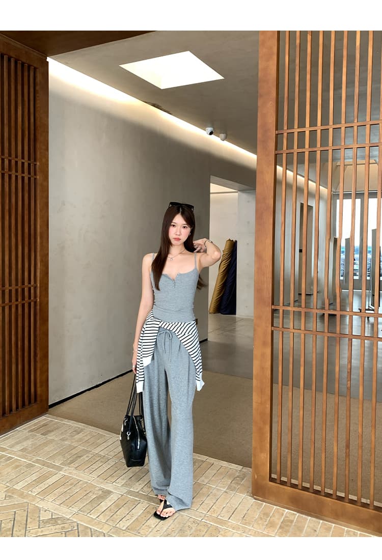 실사 그림 회색 몸매 가꾸기 단추 좋은 어깨끈 u 칼라 조끼 여성 여름 외출용 2026 새로운 아름다운 슬립 맨위 상세 이미지 10