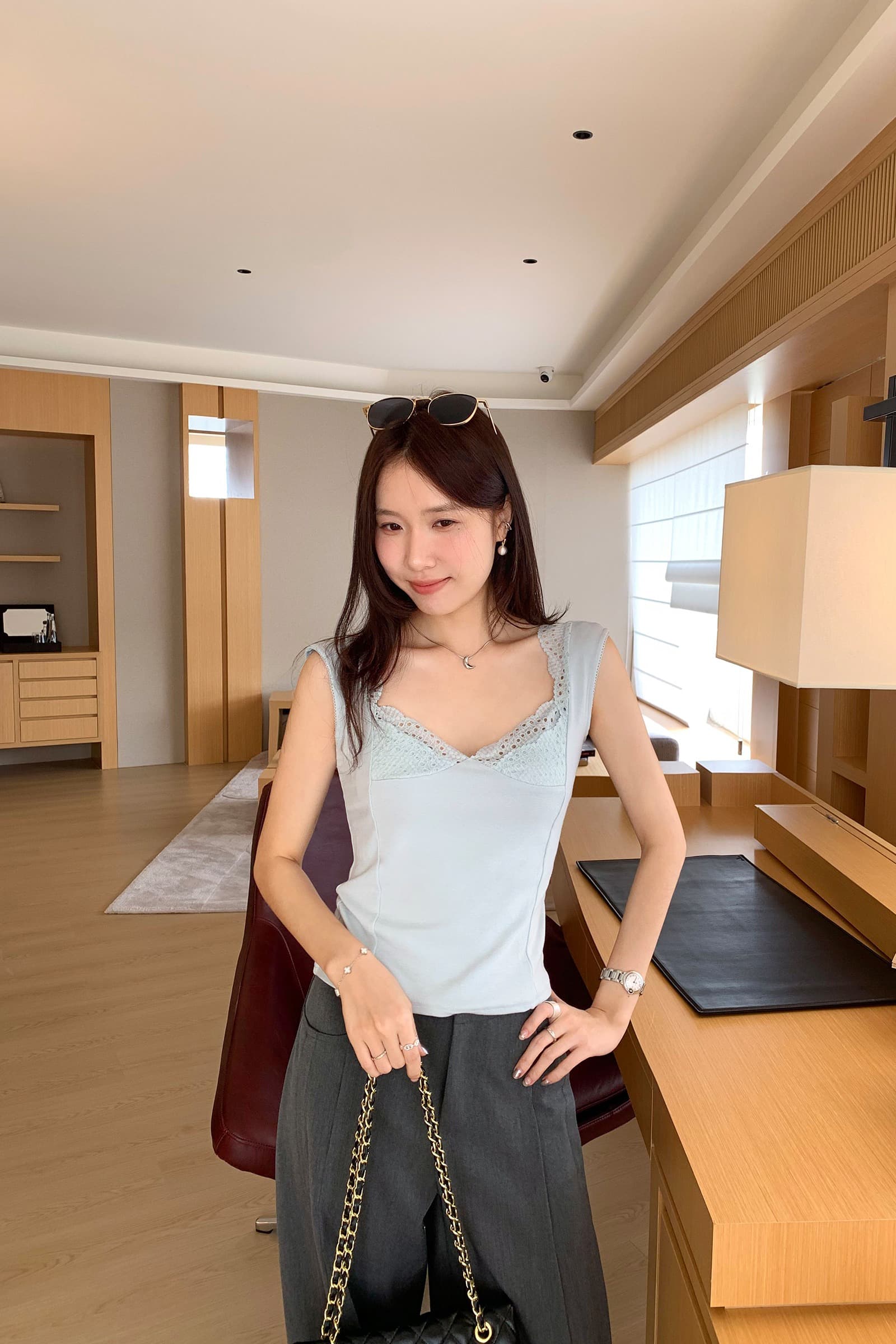 실사 그림 프랑스식 레이스 조각 V넥 몸매 가꾸기 조끼 여성 여름 2026 새로운 한 부서 아름다운 작은 슬링 이미지 6