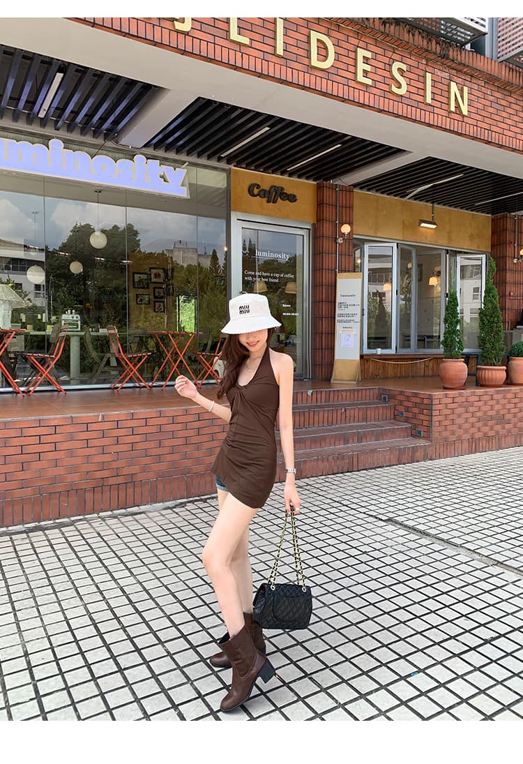 실사 그림 섹시함 드 러 미학 행침 목 비틀림 V넥 조끼 여성 여름 2026 새로운 핫걸 꼬집기 허리 위로 의류 상세 이미지 14