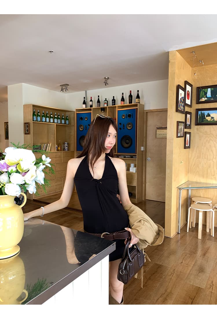 실사 그림 섹시함 드 러 미학 행침 목 비틀림 V넥 조끼 여성 여름 2026 새로운 핫걸 꼬집기 허리 위로 의류 상세 이미지 20