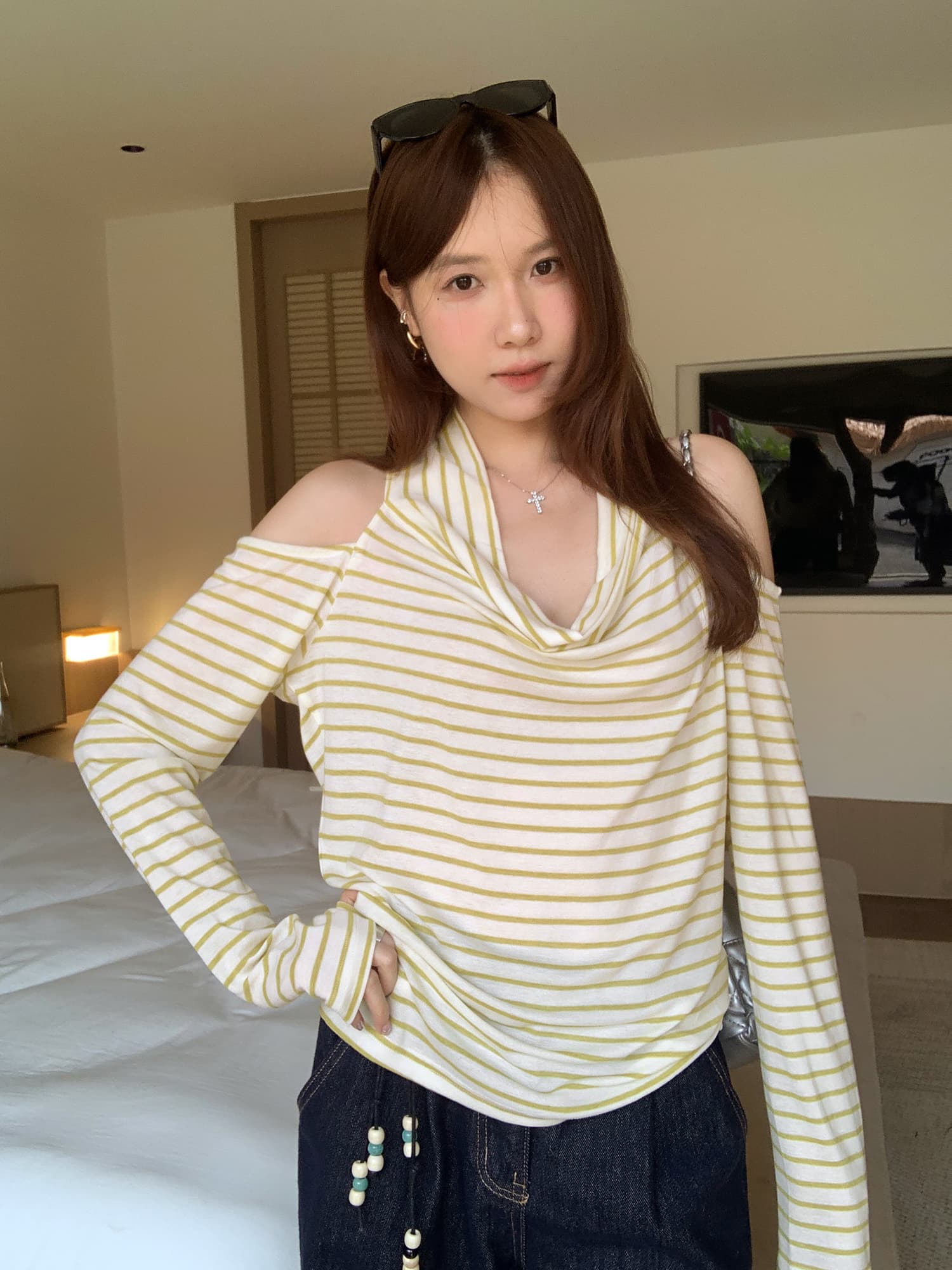 실사 그림 루즈핏 슬림해 보이는 스트라이프 양모 흔들다 칼라 오프숄더 긴팔 티셔츠 여성 2026 새로운 디자인 센스 맨위 이미지 4