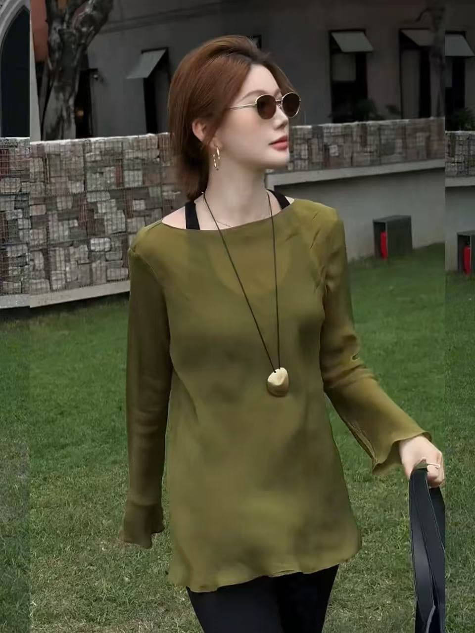 레트로 느슨함 센스 쉬폰 자외선 차단 블라우스 여성 여름 새로운 불규칙 느긋한 루즈핏 외출용 마이크로 ~을 통해 긴팔 맨위 상세 이미지 2