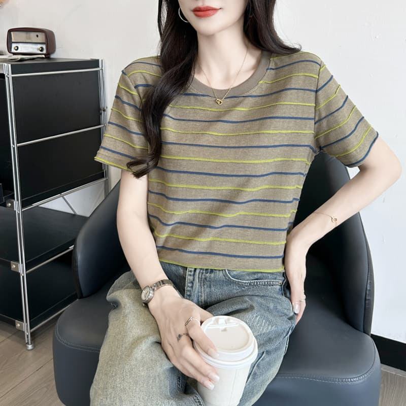 180 그램 65 면 35 폴리에스터 2026 여름 새로운 한국 스타일 반팔 티셔츠 여성 디자인 센스 이미지 6
