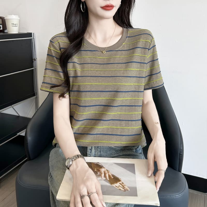 180 그램 65 면 35 폴리에스터 2026 여름 새로운 한국 스타일 반팔 티셔츠 여성 디자인 센스 상세 이미지 2