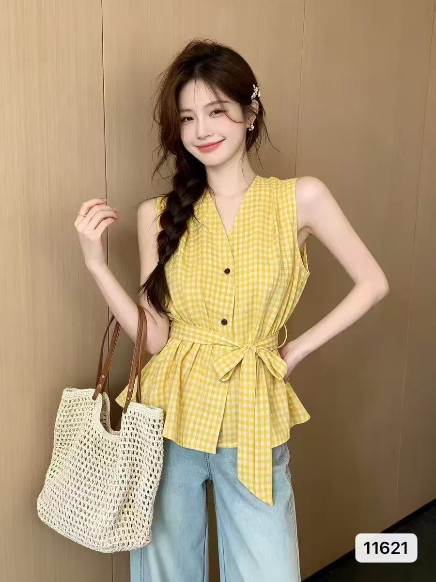 2026 년 여름 새로운 프랑스식 레트로 V넥 체크무늬 벨트 디자인 민소매 다용도 맨위 오픈 가디건 여성 상세 이미지 1