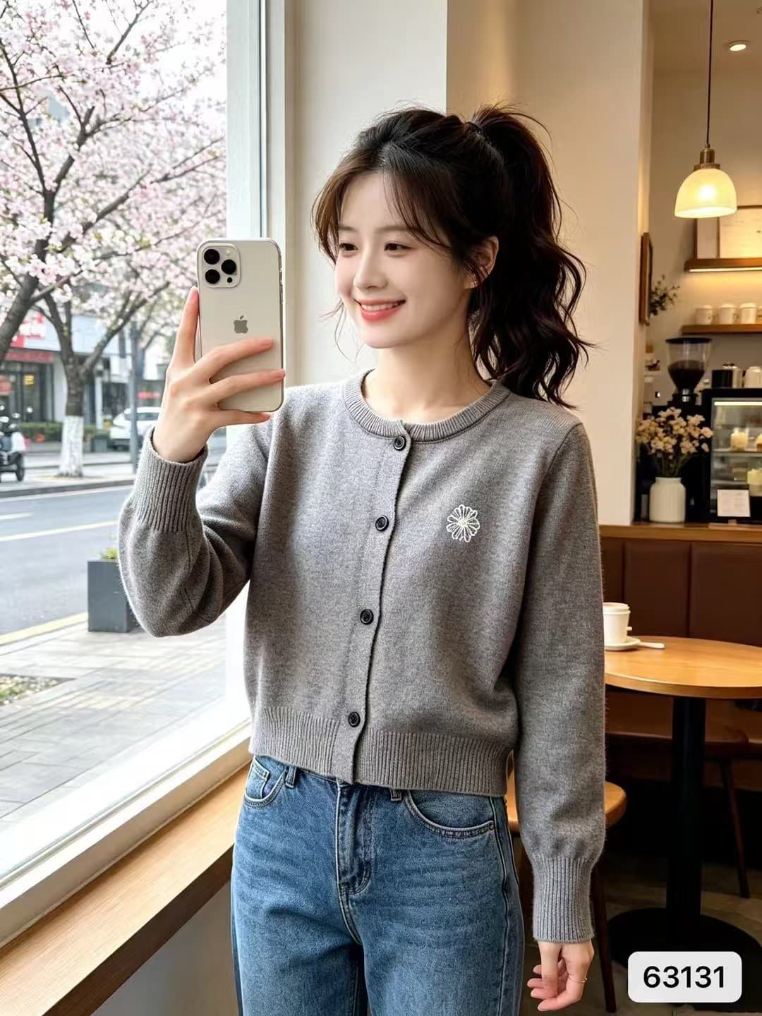 가을 새로운 한국 스타일 패션 라운드 넥 데이지 자수 단색 니트 단추 긴팔 오픈 가디건 다용도 맨위 이미지 4