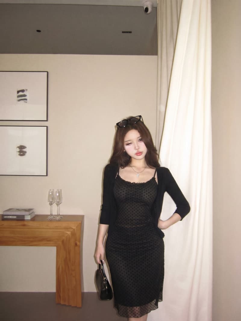 실사 정가 검정색 도트 무늬 캐미솔 스트레이트 반 스커트 여성 여름 가을 한국 스타일 품격 캐주얼 몸매 가꾸기 세트 상세 이미지 1