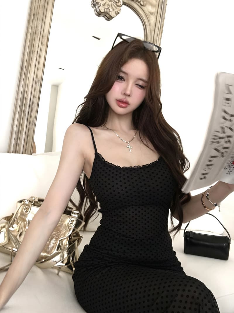 실사 정가 검정색 도트 무늬 캐미솔 스트레이트 반 스커트 여성 여름 가을 한국 스타일 품격 캐주얼 몸매 가꾸기 세트 이미지 4