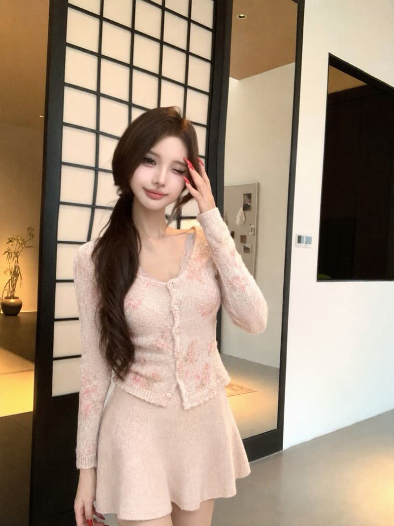 실사 정가 꽃무늬 패션 슬림해 보이는 품격 인터넷 유명인 작은 대중 디자인 오픈 가디건 아름다움 뒤로 반 스커트 세트 상세 이미지 4