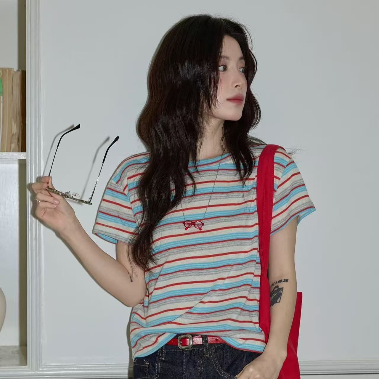 65 면 35 폴리 에스터 원본 원단 정가 스트라이프 반팔 여성 티셔츠 여름 색상 라운드 넥 긍정적 인 어깨 의류 이미지 5