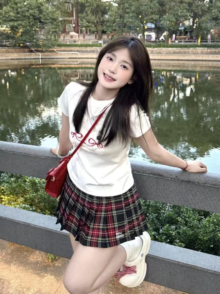 귀여운 강아지 수건 패치 자수 반팔 티셔츠 여성 몸매 가꾸기 긍정적 인 어깨 쇼트 스타일 맨위 상세 이미지 3