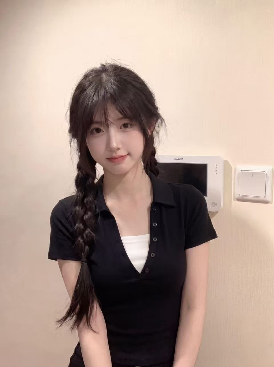 92 비스코스 섬유 8 암모니아 Lun 페이크 레이어드 배색 깊은 V 넥 반팔 티셔츠 여성 여름 몸매 가꾸기 맨위 이미지 2