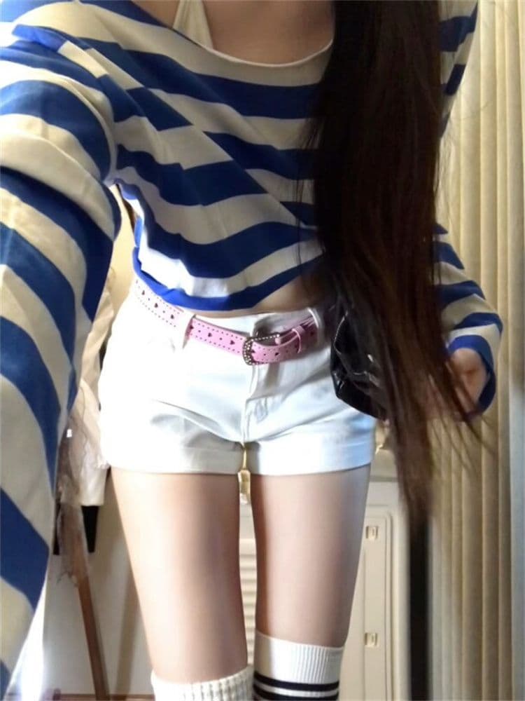 순면 당겨 프레임 순수한 욕망 핫걸 블루 화이트 스트라이프 비스듬한 어깨 긴팔 티셔츠 여성 여름 하이웨이스트 쇼트 스타일 이슬 뼈의 맨위 이미지 3