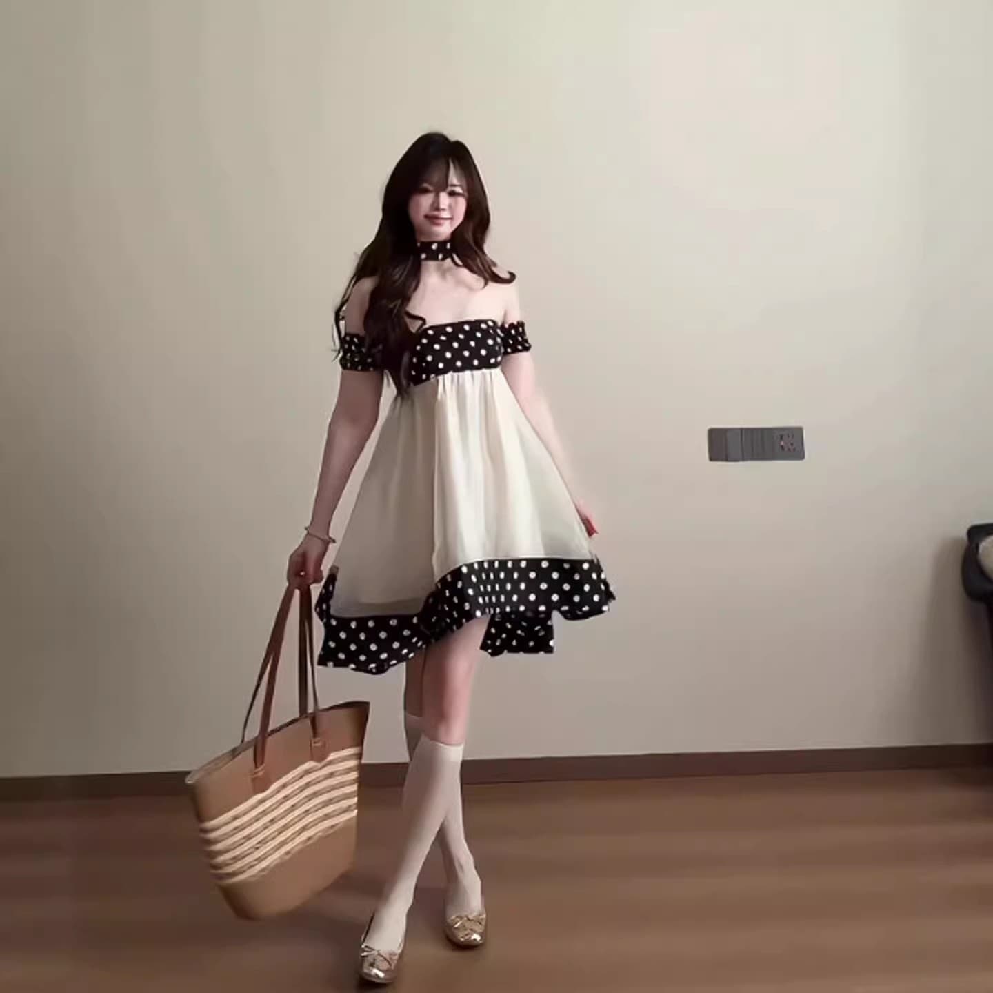 도트 무늬 슬립 드레스 2026 년 여름 새로운 여름 드레스 루즈핏 느긋한 바람 미니 스커트 디자인 센스 치마 여성 의류 상세 이미지 2