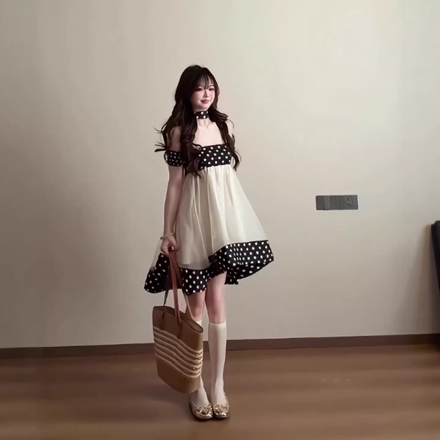 도트 무늬 슬립 드레스 2026 년 여름 새로운 여름 드레스 루즈핏 느긋한 바람 미니 스커트 디자인 센스 치마 여성 의류 상세 이미지 4