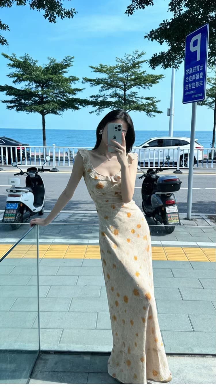 프랑스식 작은 날다 소매 황색 꽃무늬 슬립 드레스 아이들 2026 봄 여름 새로운 해변가 휴가 허리 수축 롱 스커트