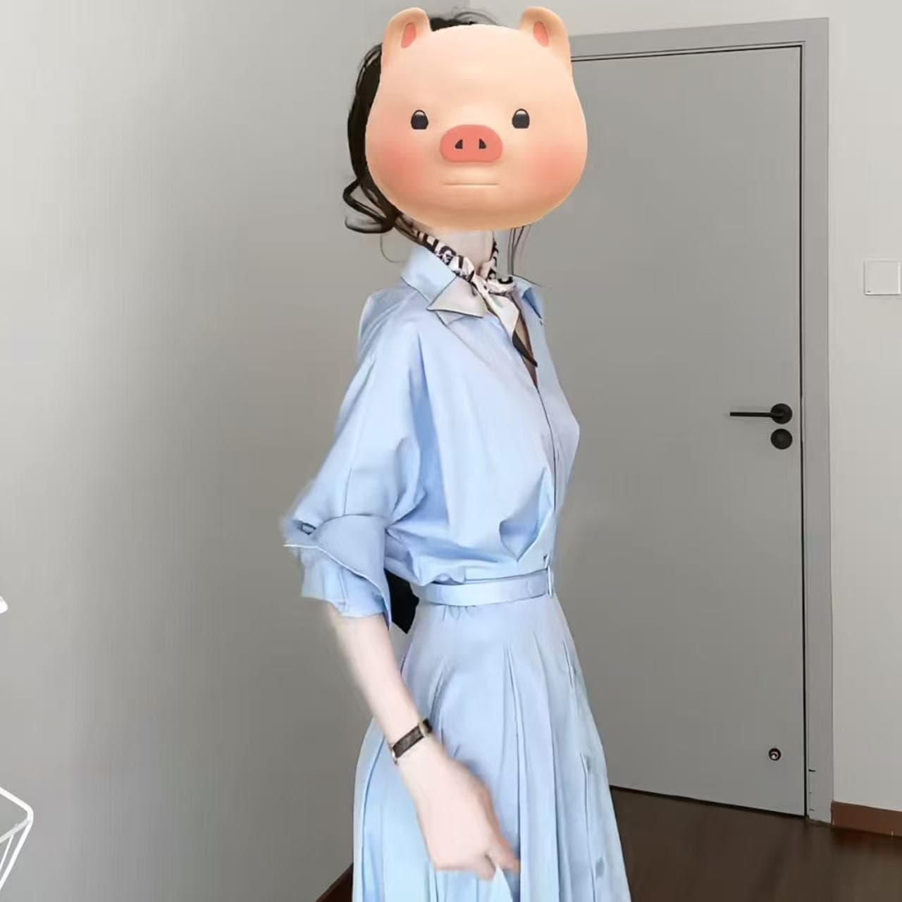2026 가을 의상 새로운 파란색 폴로 칼라 거품 소매 셔츠 여성 드레스 허리 수축 슬림해 보이는 롱 스커트 출퇴근 바람 품격 이미지 5