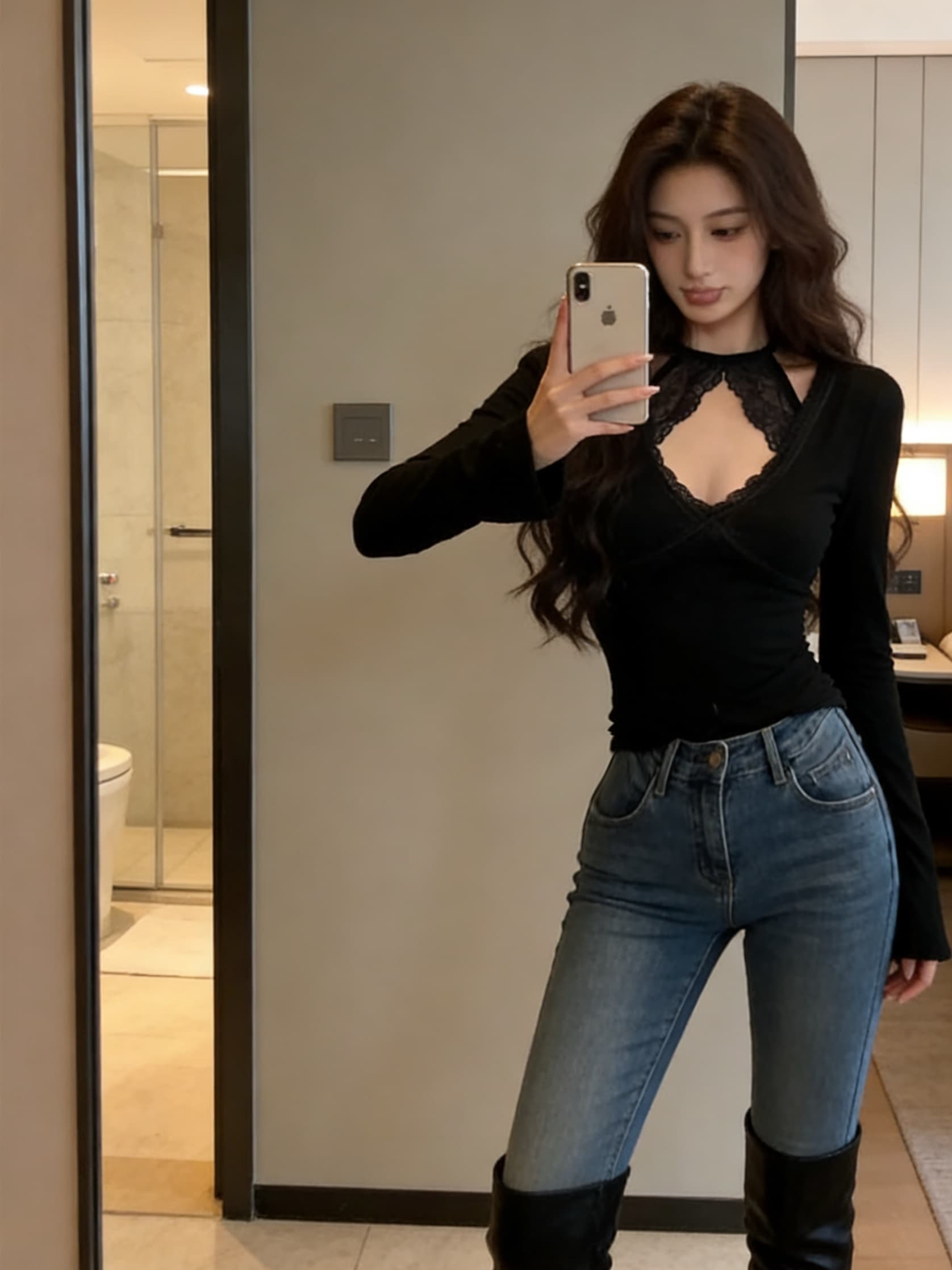 실사 핫걸 검정색 행침 목 디자인 센스 레이스 조각 긴팔 몸매 가꾸기 쇼트 스타일 티셔츠 맨위 여성 의류 이미지 2