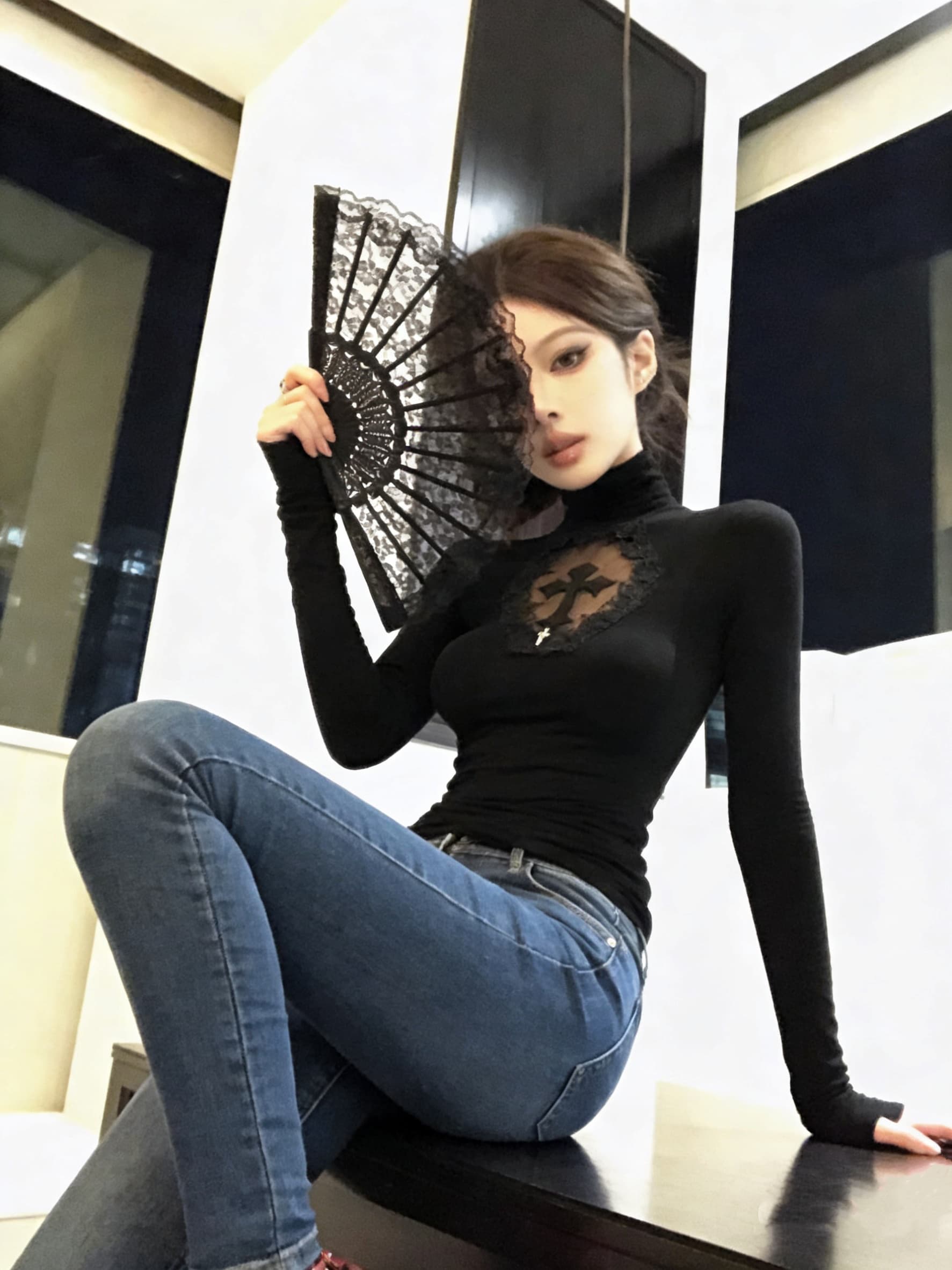 실사 검정색 터틀넥 다크 부서 패션 홀로우 아웃 십자가 몸매 가꾸기 긴팔 맨위 t 핫걸 셔츠 여성 의류 상세 이미지 1