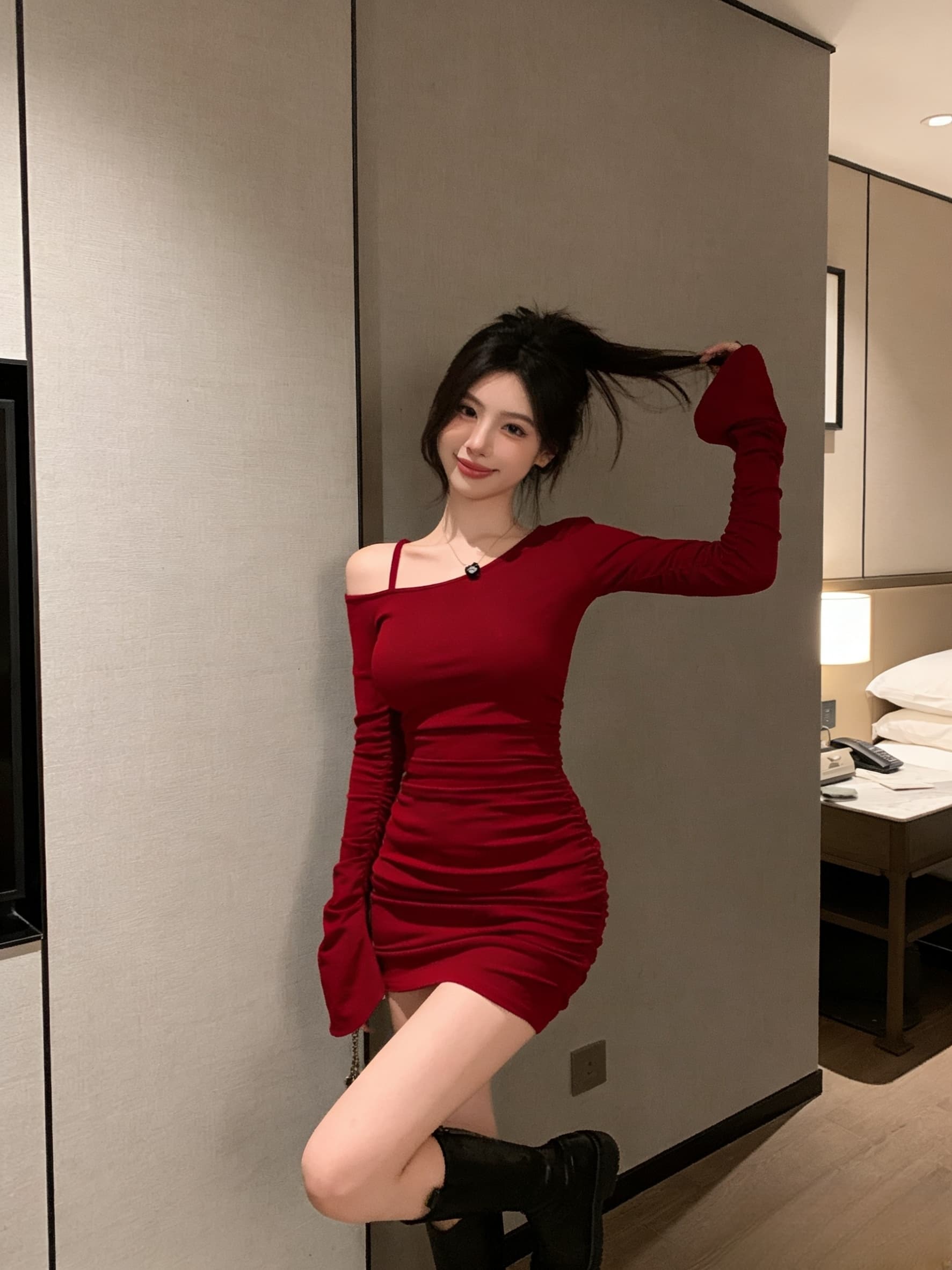 실사 빨간색 긴팔 주름 몸매 가꾸기 타이트 스커트 오프숄더 비스듬한 칼라 패션 섹시함 핫걸 여성 드레스 상세 이미지 5